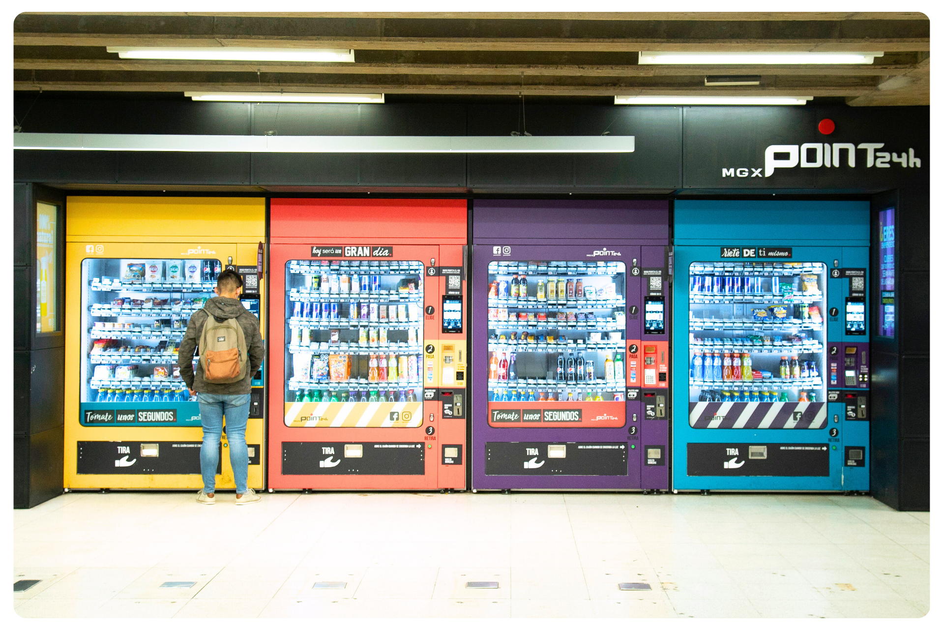 distributeur automatique de snacks et boissons fraiches